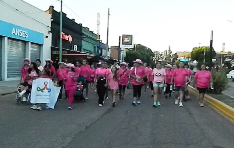 Otra exitosa edición de la Caminata Rosa con la elección de la Reina Guerrera