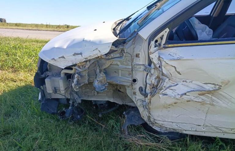 Choque en ruta 51 entre un auto y un camión