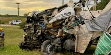 Impactante choque de camiones con consecuencia fatal