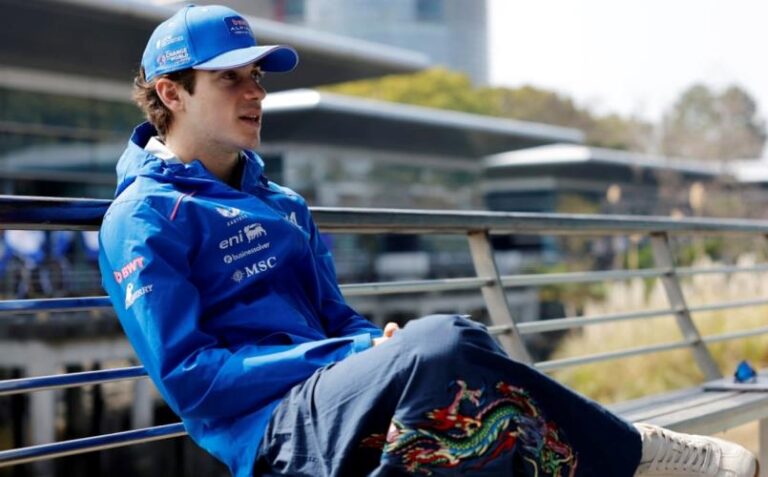 Con Franco Colapinto, arranca la actividad de la Fórmula 1 en China