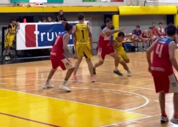 Básquet: Comu no tuvo piedad con Gutiérrez