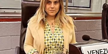 VIDEO. Cruces y tensión por discurso de concejal quilmeña por el Golpe de Estado