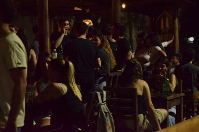 Multas por música a alto volumen en bares