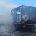 Se incendió un camión que transportaba jeans desde Pergamino