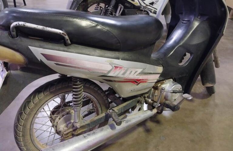 Detuvieron a dos motociclistas que intentaron escapar de un control