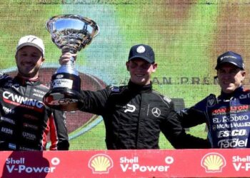 Arrecifeños en La Plata: podio de Canapino en TC PickUp