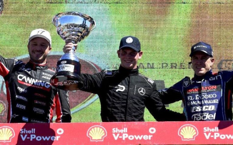 Arrecifeños en La Plata: podio de Canapino en TC PickUp