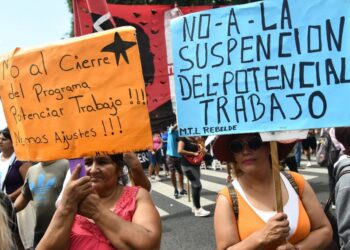 El Gobierno dará de baja 900 mil planes sociales y lanzará vouchers de capacitación