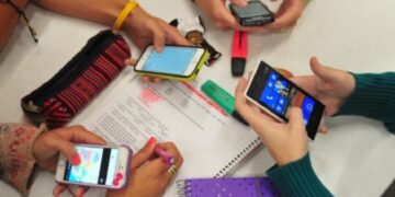 Comenzó a regir la prohibición de uso de celulares en las escuelas