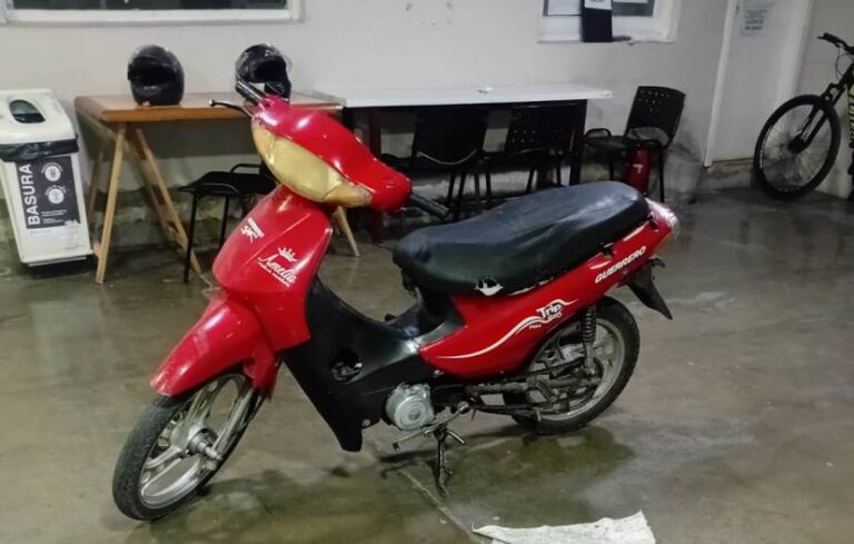 Menor alcoholizada se chocó un auto estacionado y se enojó