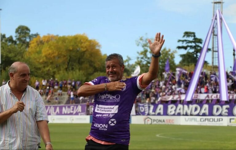 Emotivo homenaje de Villa Dálmine a Palito Galván