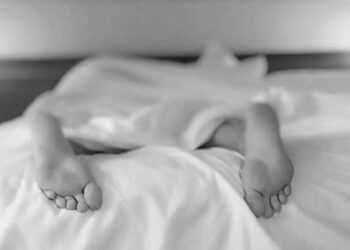 Estaba en una cama que no debía, lo levantaron y lo detuvieron