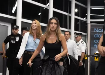 La abogada acusada de racismo en Brasil volvió a la Argentina