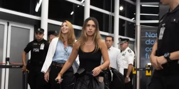 La abogada acusada de racismo en Brasil volvió a la Argentina