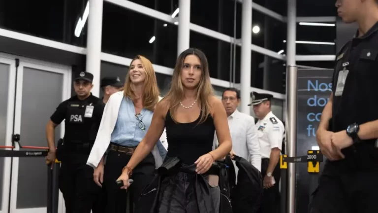 La abogada acusada de racismo en Brasil volvió a la Argentina