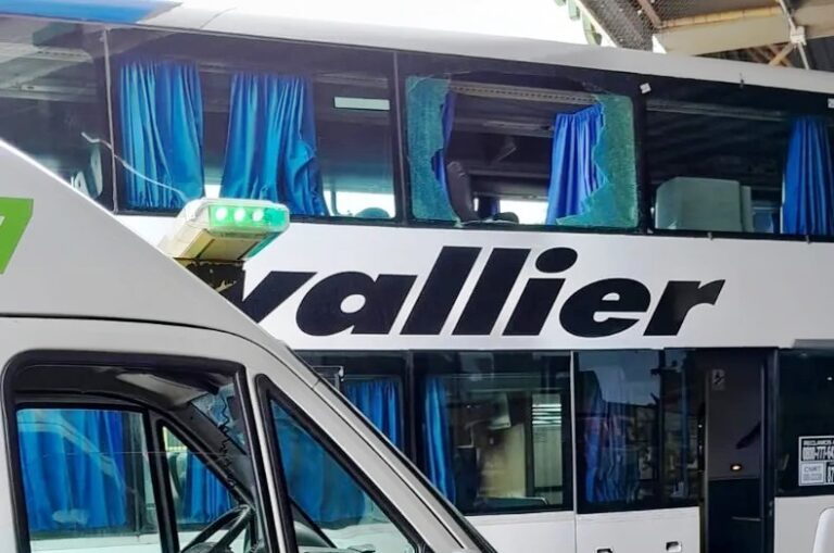 Ataque a piedrazos a un Chevallier en la autopista 8