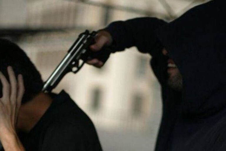 Delincuentes armados asaltaron a una familia en su casa en Arrecifes