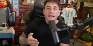 El influencer Momo explotó porque le impidieron ayudar a una escuela de La Plata