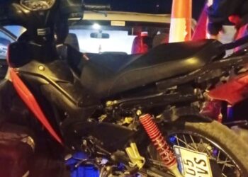 Detienen una moto que huyó de un control y la secuestran