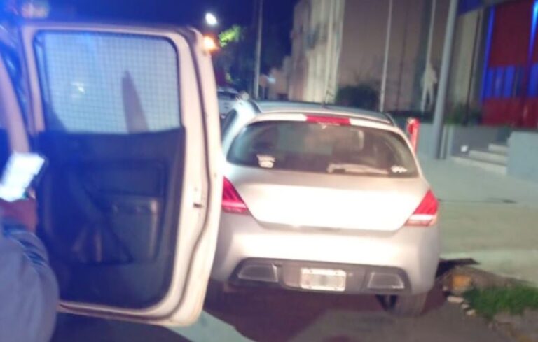 Le secuestran el auto por circular alcoholizado, a alta velocidad y en contramano