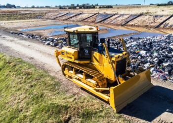 Salto incorporó una nueva topadora para su Planta de Residuos