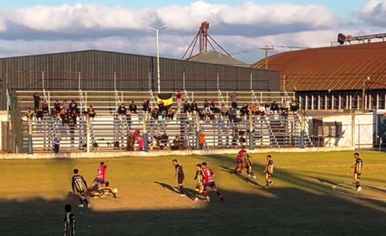 Torneo 6 Ligas: empate de Obras con un hombre menos