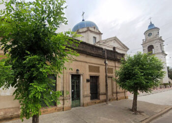 Le roban al cura de Arrecifes mientras estaba dando misa