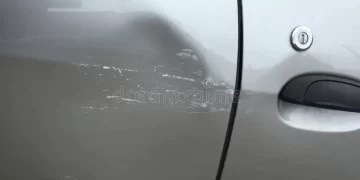 Una mujer denunció que otra le rayó el auto