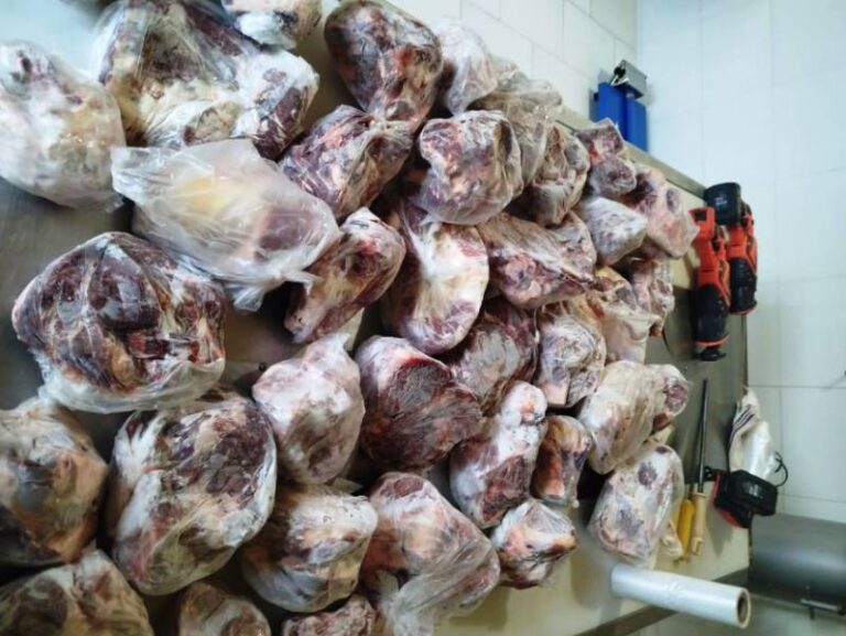Robo de ganado: en un allanamiento secuestran carne fraccionada