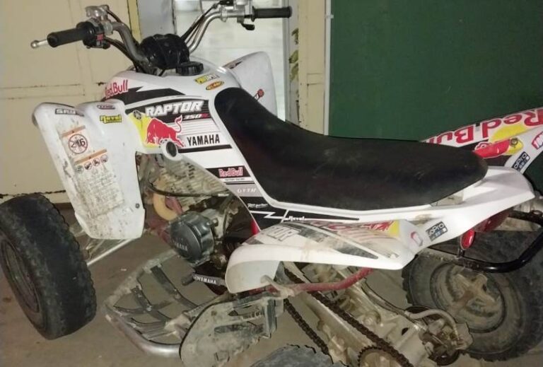 Secuestran un cuatriciclo por pasar un semáforo en rojo