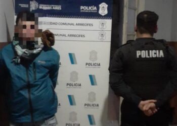 Lo pararon en moto, se escapó y lo agarraron