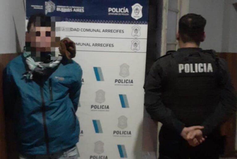 Lo pararon en moto, se escapó y lo agarraron