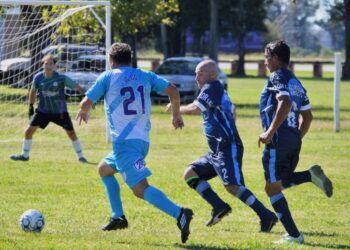El intendente de Ramallo amenaza con suspender un torneo de fútbol si no le pagan