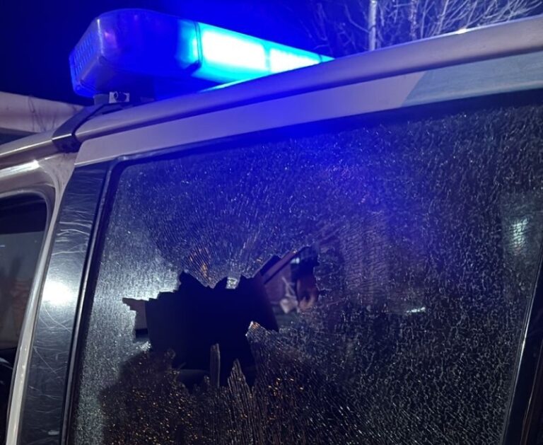 Atacan a tiros a dos policías y les roban un móvil de la Patrulla Rural