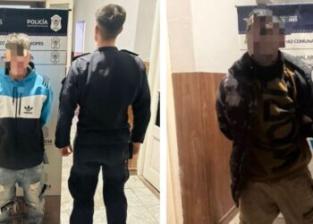 Estaban haciendo quilombo en la calle y los llevaron a la Comisaría