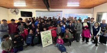 Gabilondo entregó útiles escolares a los alumnos de los CEC de Arrecifes
