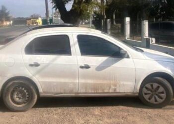 Policía de Arrecifes intercepta un auto robado en Lomas de Zamora