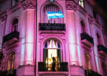 Movilizan desde Arrecifes a San José 1111 para pedir por Cristina libre