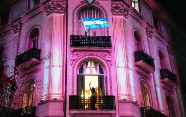 Movilizan desde Arrecifes a San José 1111 para pedir por Cristina libre