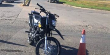Motociclista herido tras chocar con una camioneta