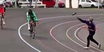 VIDEO. Agresión a un ciclista en plena carrera en Salto