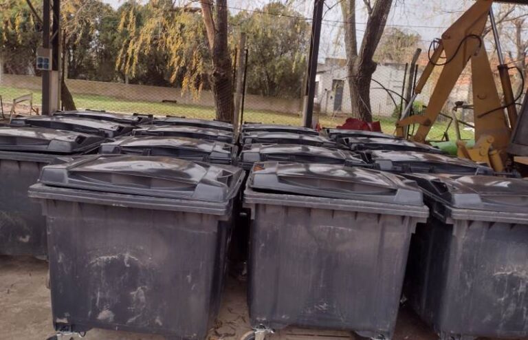 La Municipalidad incorpora más contenedores de residuos en las calles