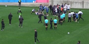 VIDEO. La final del fútbol de San Nicolás terminó a las piñas