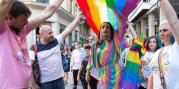 La comunidad LGBT+ logró voltearle un decreto a Milei