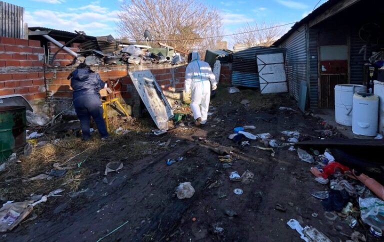 Desmantelan depósito ilegal de chatarra en Salto y recuperan el terreno