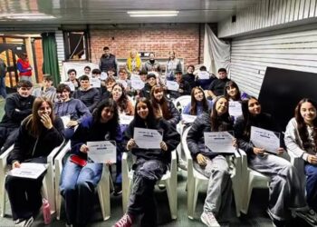 Entregaron diplomas a los asistentes a la jornada de mecánica de la ACTC