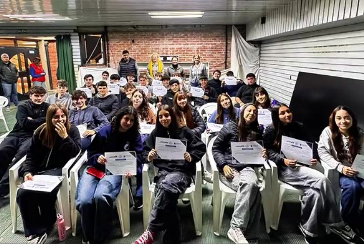 Entregaron diplomas a los asistentes a la jornada de mecánica de la ACTC