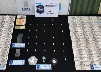 Allanamiento de Policía de San Nicolás en Arrecifes: drogas secuestradas y una mujer detenida