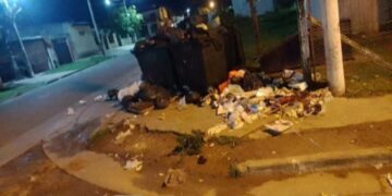 Polémica por desborde de basura en contenedores de Fonavi