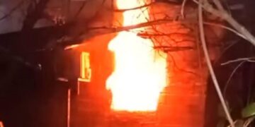 Una joven madre y su hija perdieron todo en un incendio